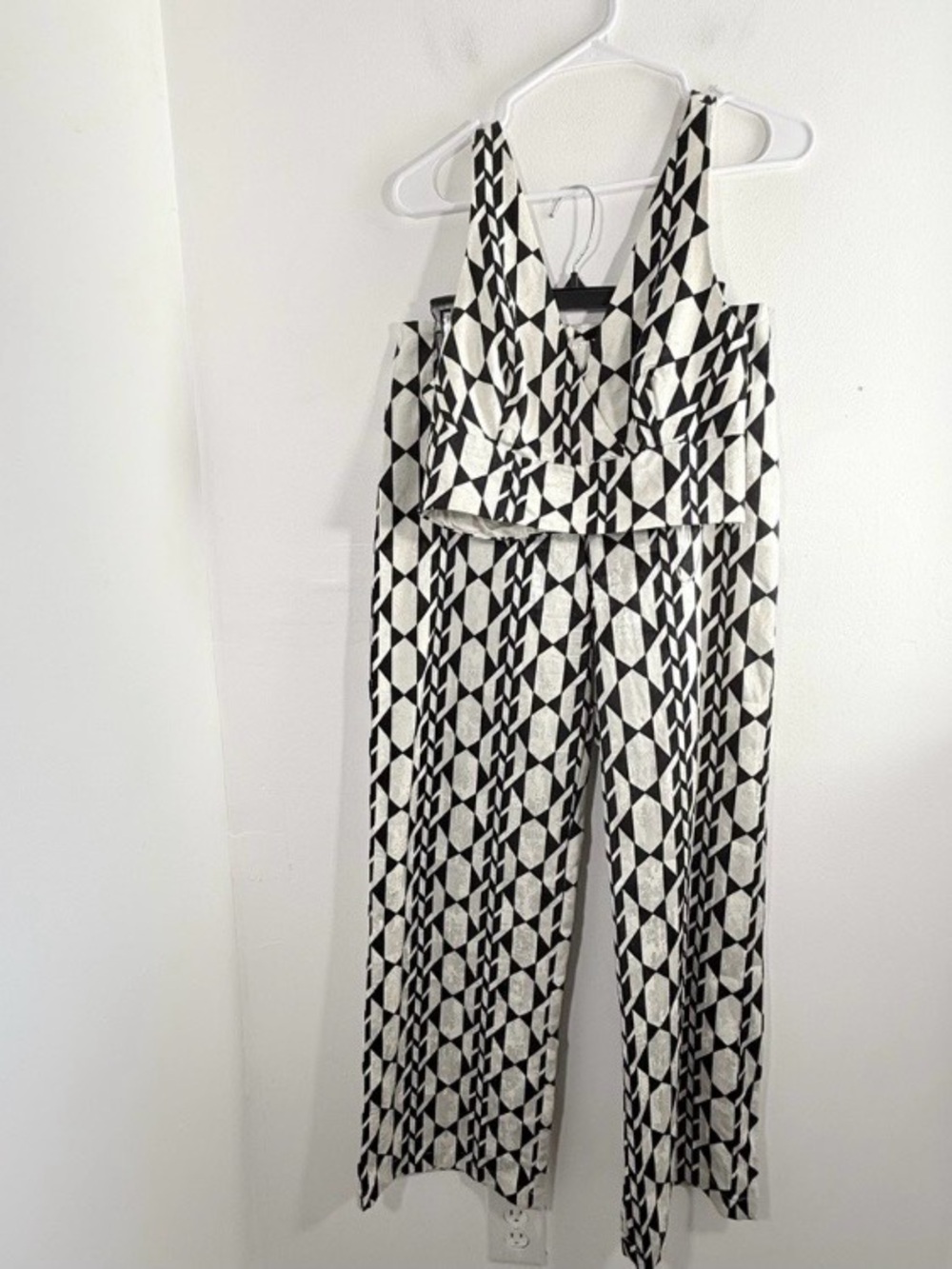 Vici Her Name Grace Black White Geometric Wide Leg V Neck Tank Set Large
